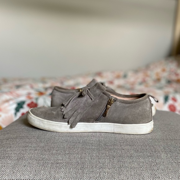 GUC Kate Spade ♠️ Suede Fringe Shoes - Picture 4 of 8